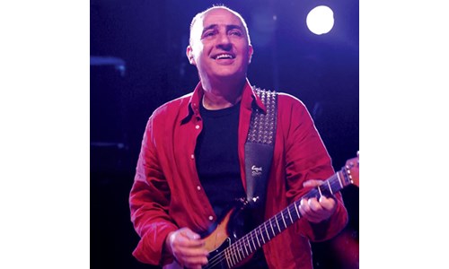 FUAT GÜNER  (GİTAR)